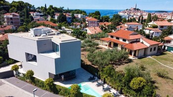 rm luxury villa with pool in rovinj