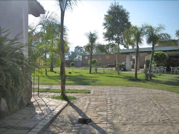 hotel hacienda la puerta de enmedio