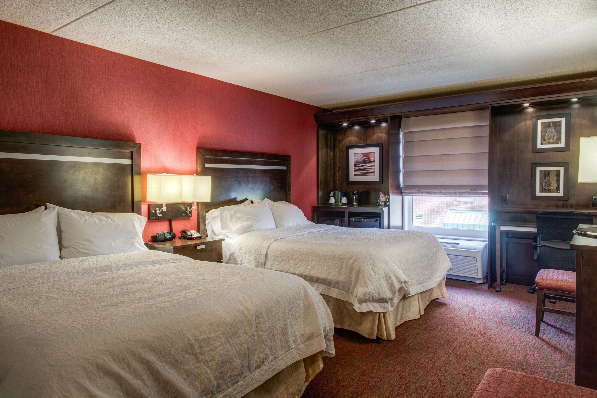 hampton inn and suites detroit airport romulus