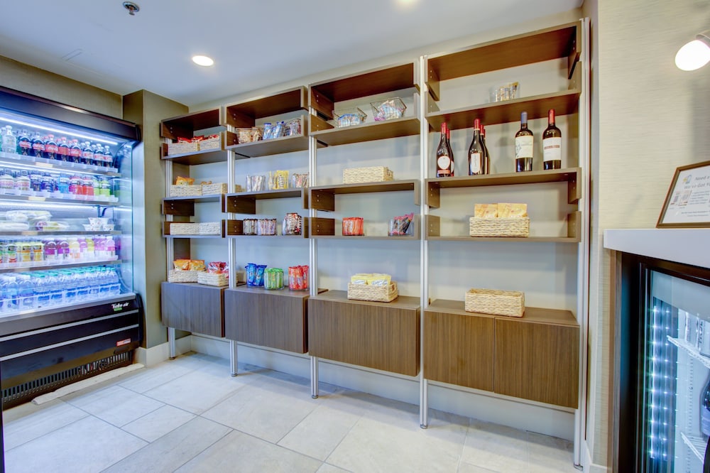 crowne plaza charleston airport conv ctr by ihg