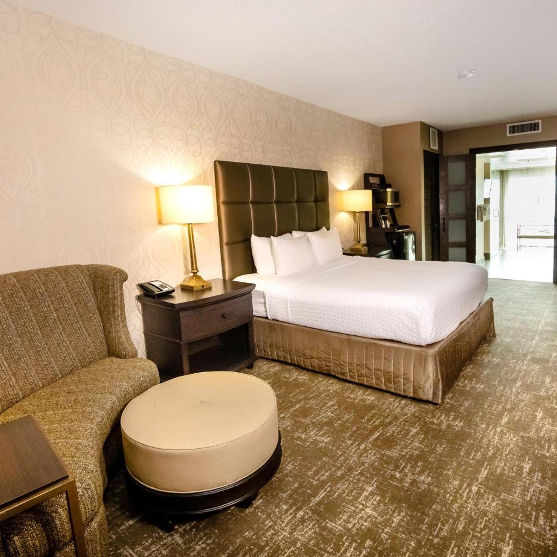crowne plaza charleston airport conv ctr by ihg