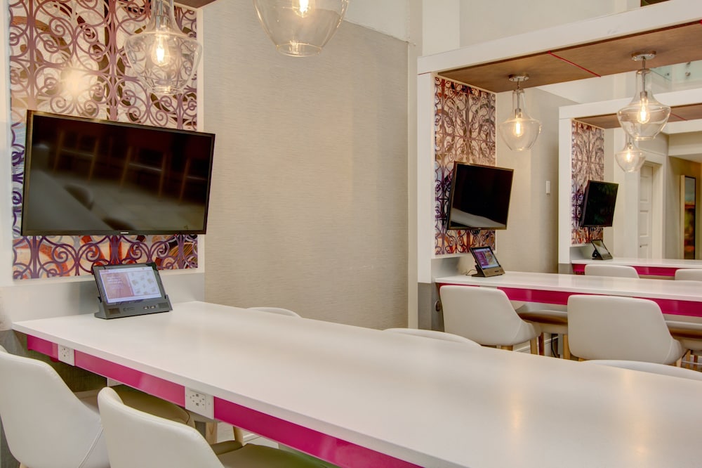 crowne plaza charleston airport conv ctr by ihg