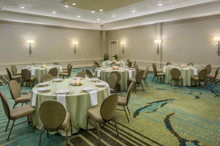 crowne plaza charleston airport conv ctr by ihg