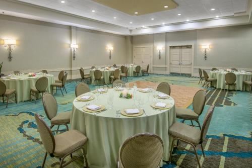 crowne plaza charleston airport conv ctr by ihg