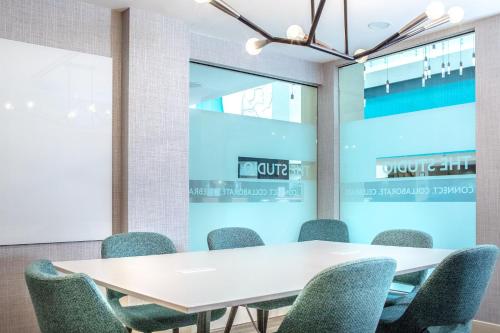 crowne plaza charleston airport conv ctr by ihg