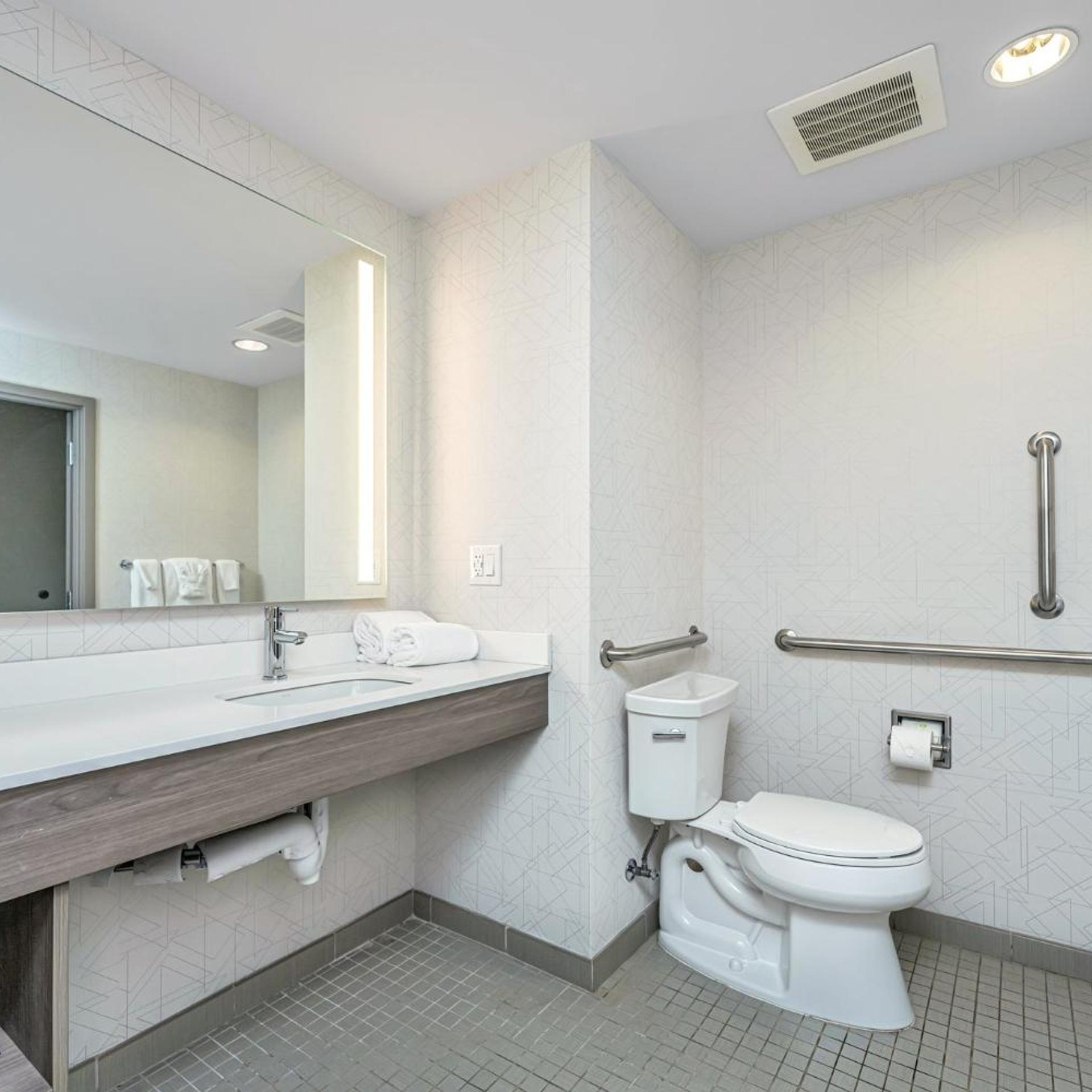 holiday inn express and suites charleston arpt con