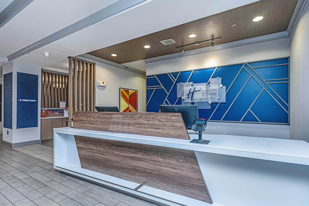holiday inn express and suites charleston arpt con