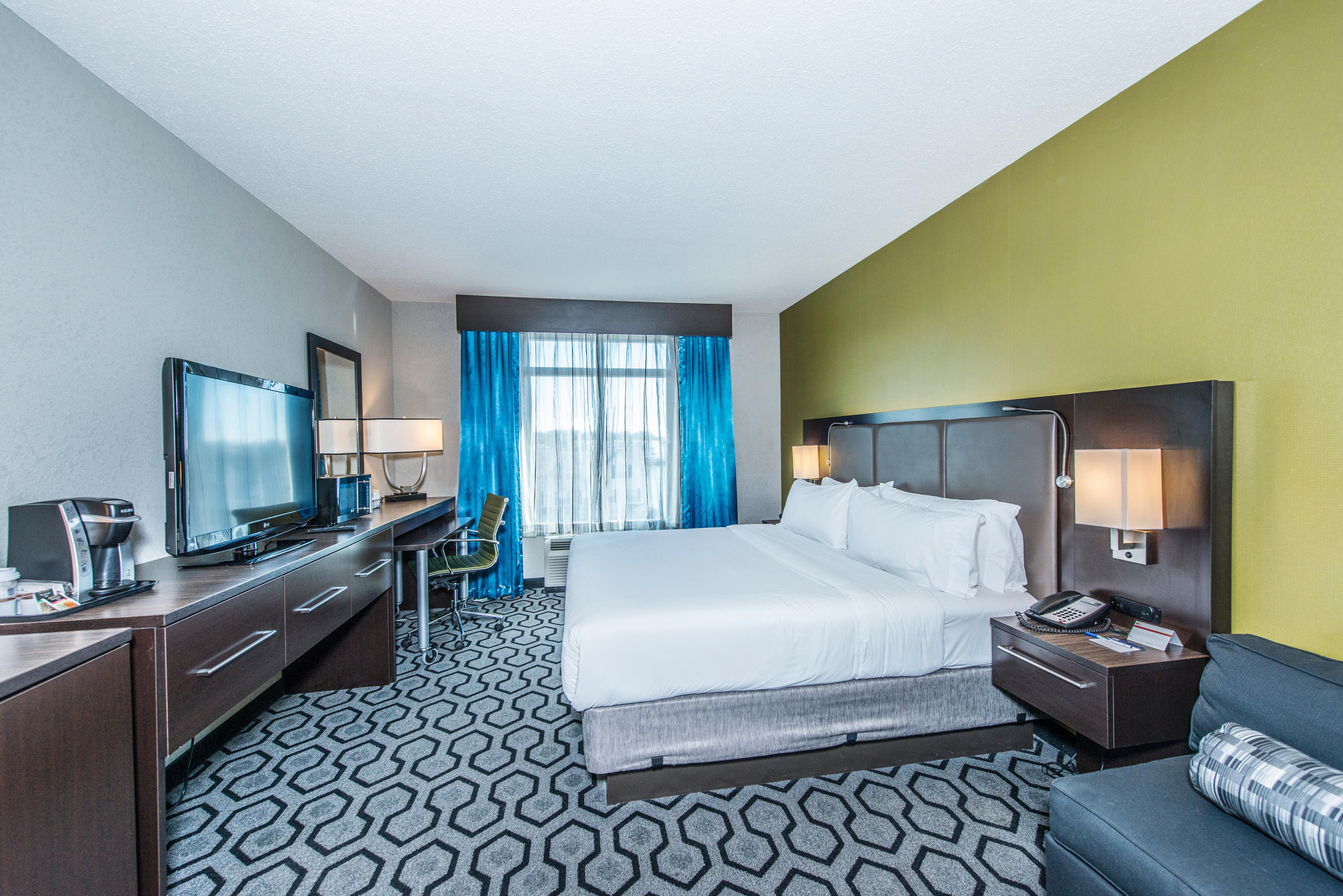 holiday inn express and suites charleston arpt con