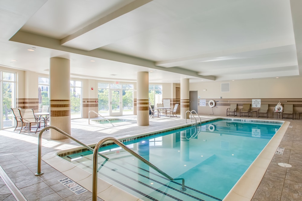 holiday inn express and suites charleston arpt con