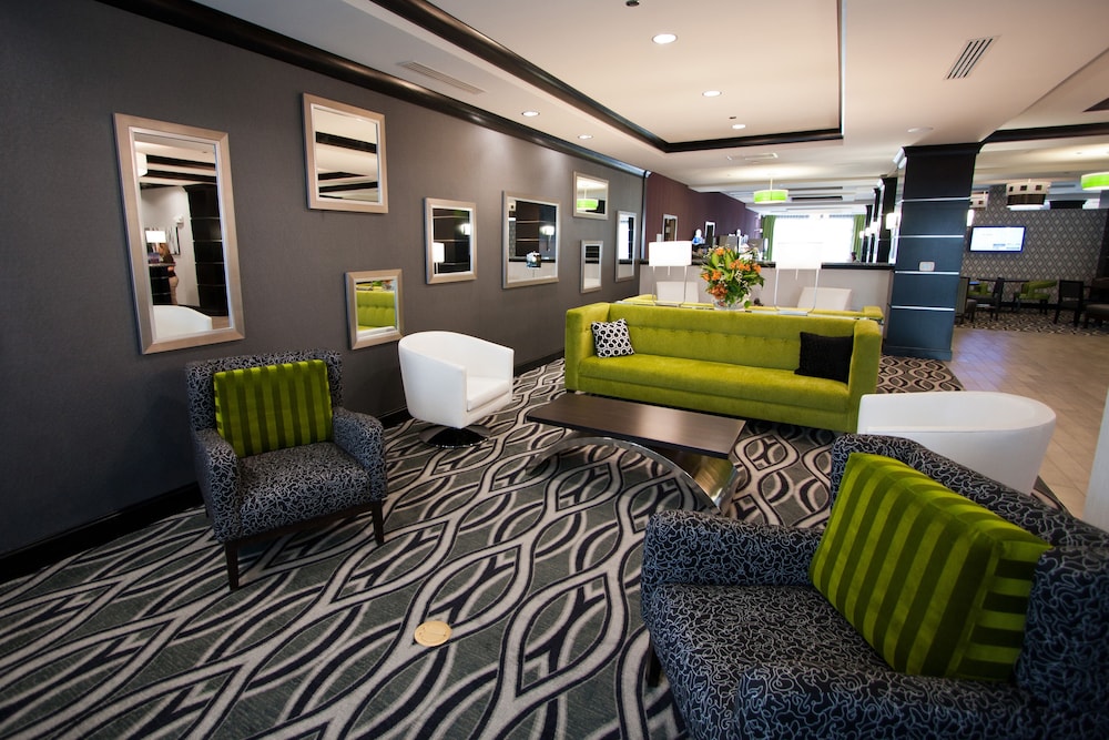 holiday inn express and suites charleston arpt con