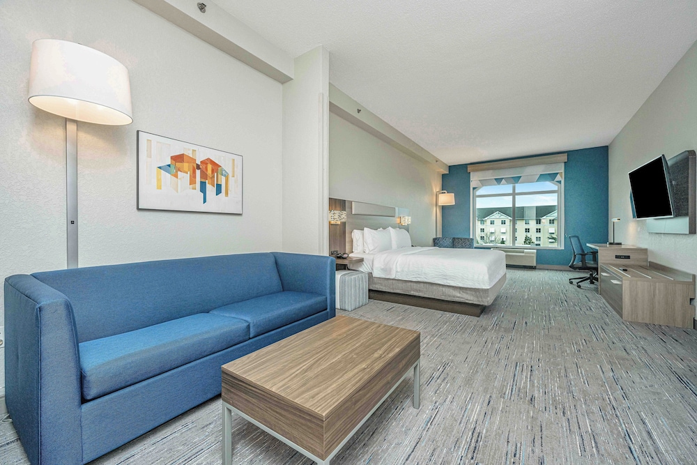 holiday inn express and suites charleston arpt con