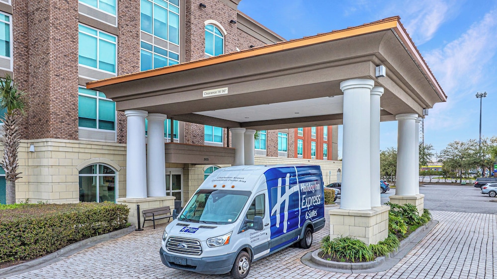 holiday inn express and suites charleston arpt con