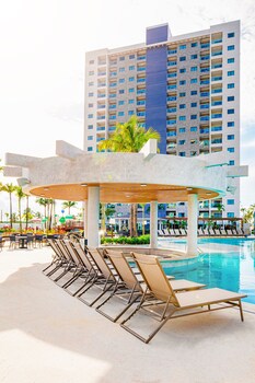 salinas exclusive resort