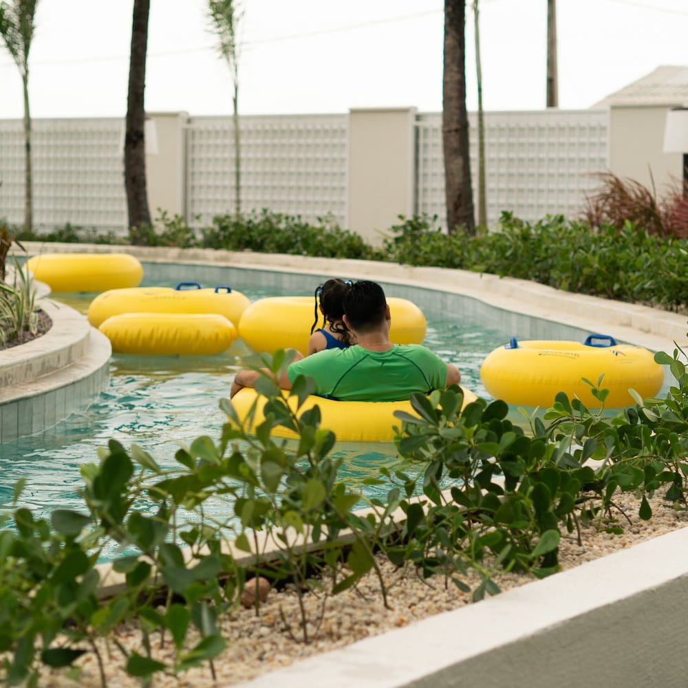 salinas exclusive resort