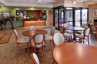 Country Hearth Inn & Suites Edwardsville St. Louis,Madison>>Edwardsville,3 star