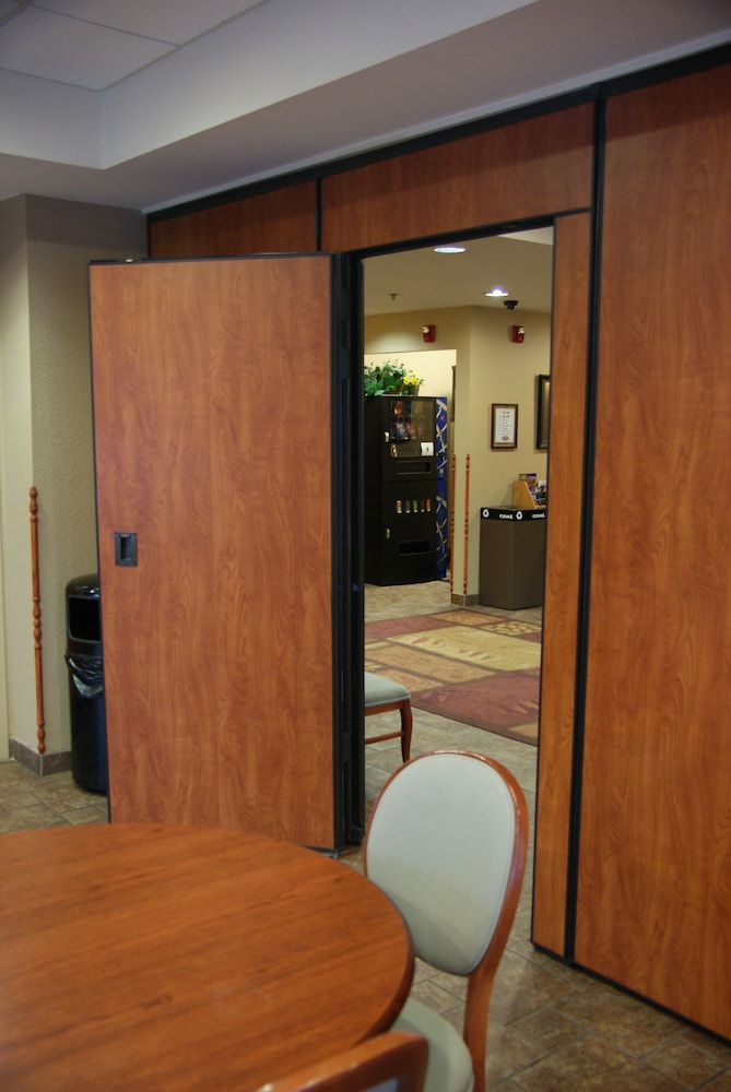 country hearth inn and suites edwardsville st louis