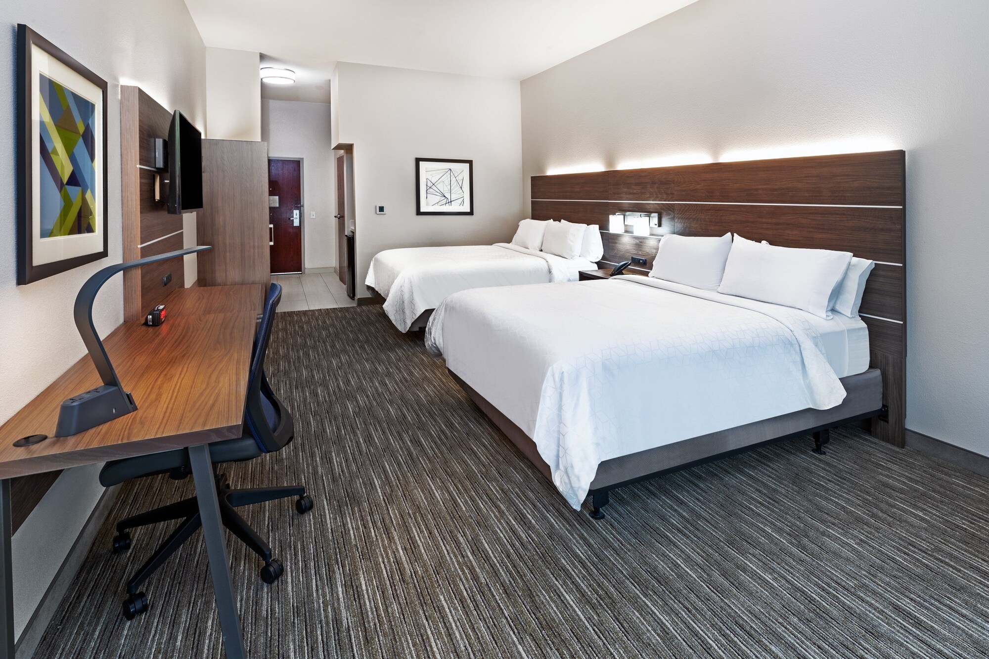 holiday inn express and suites west by ihg