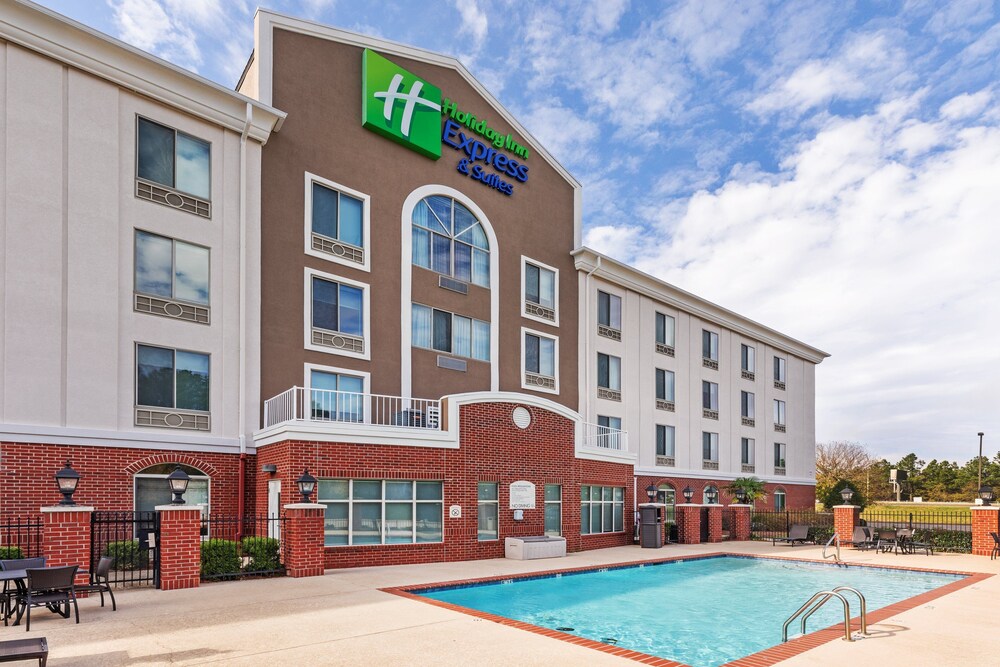 holiday inn express and suites west by ihg