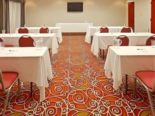 holiday inn express and suites west by ihg