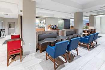 holiday inn express and suites west by ihg