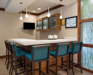 Comfort Suites Bossier City - Shreveport,Red Chute>>Bossier City,3 star