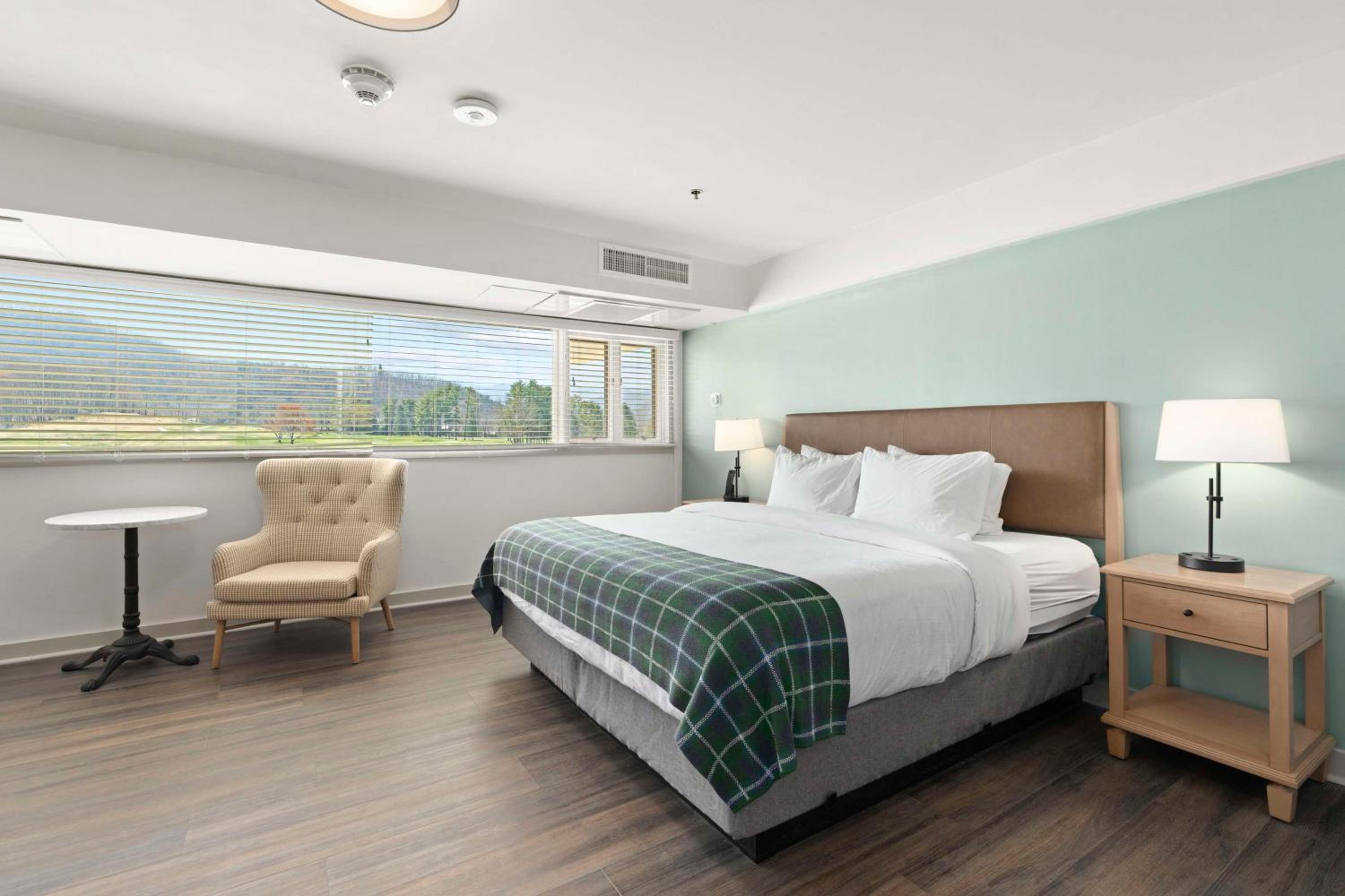 waynesville inn and golf club tapestry collection by hilton