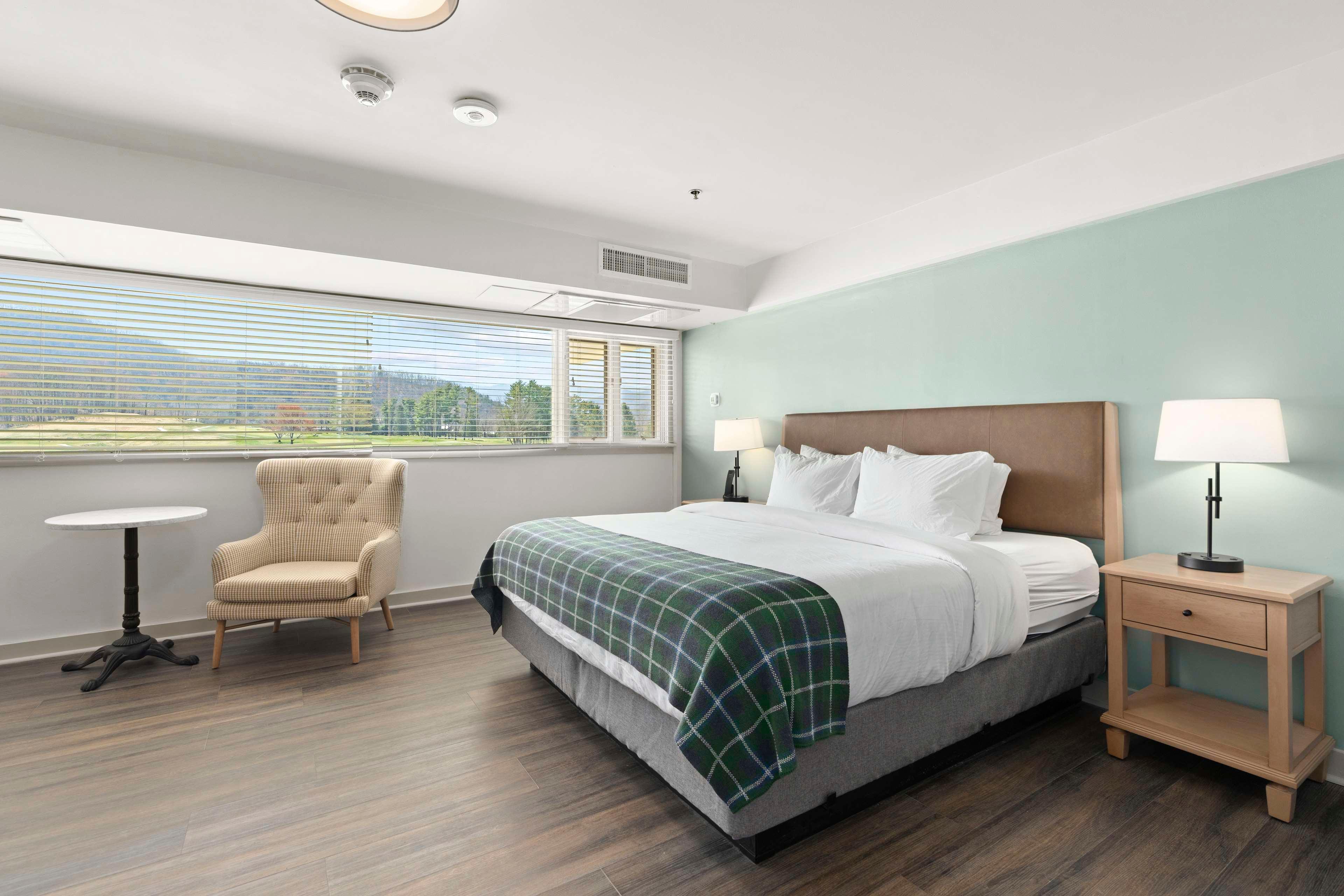 waynesville inn and golf club tapestry collection by hilton