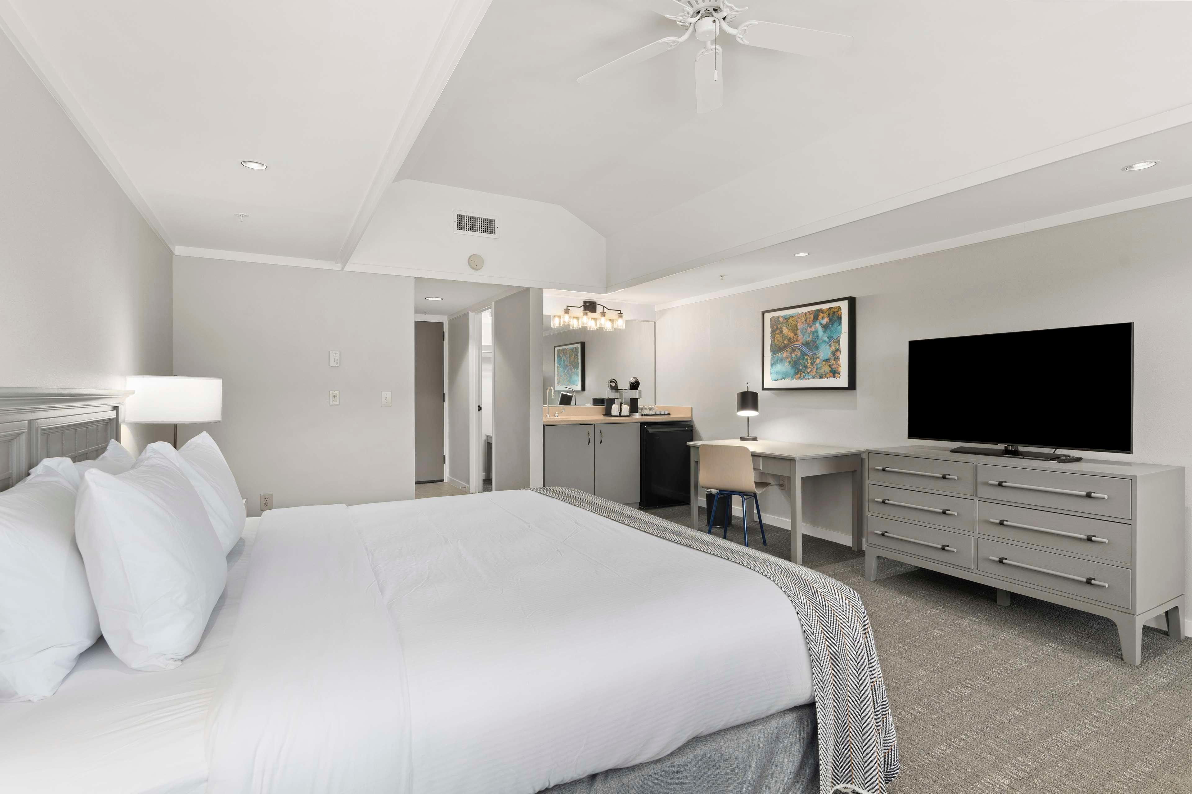 waynesville inn and golf club tapestry collection by hilton