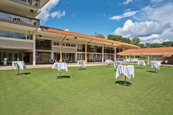 waynesville inn and golf club tapestry collection by hilton