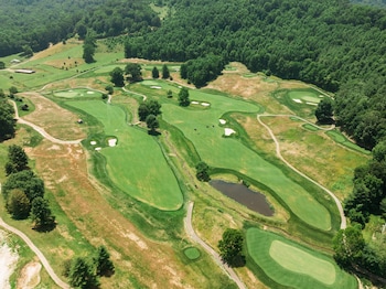 waynesville inn and golf club tapestry collection by hilton