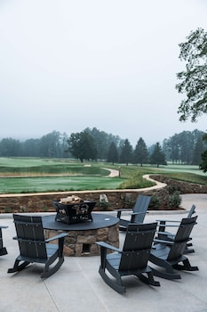 waynesville inn and golf club tapestry collection by hilton