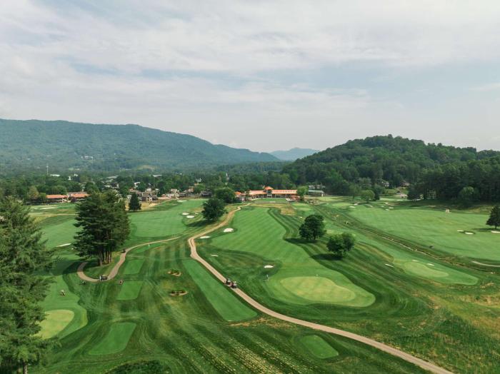 waynesville inn and golf club tapestry collection by hilton