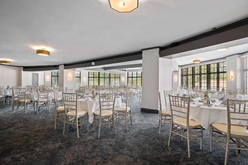 waynesville inn and golf club tapestry collection by hilton