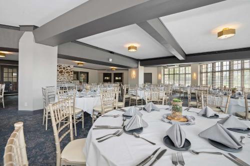 waynesville inn and golf club tapestry collection by hilton