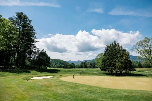 waynesville inn and golf club tapestry collection by hilton