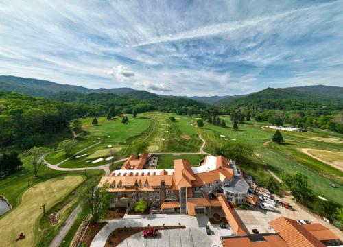 waynesville inn and golf club tapestry collection by hilton
