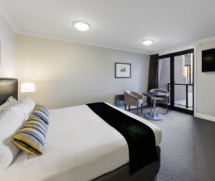 oaks queenstown shores resort