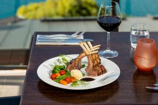 oaks queenstown shores resort