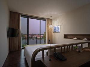 neera retreat hotel