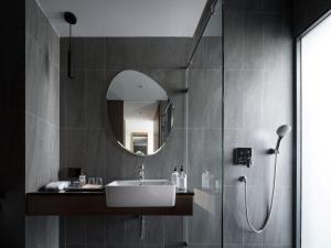 neera retreat hotel