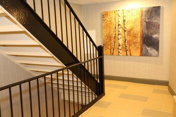 red carpet inn elmwood park