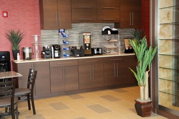 red carpet inn elmwood park