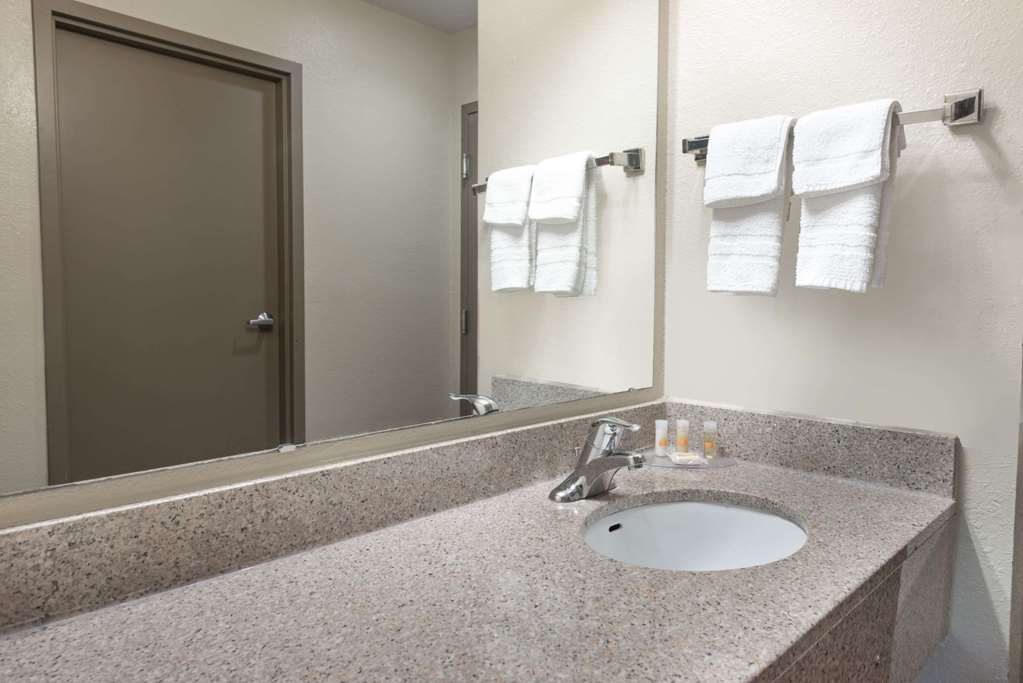 days inn by wyndham st peters st charles