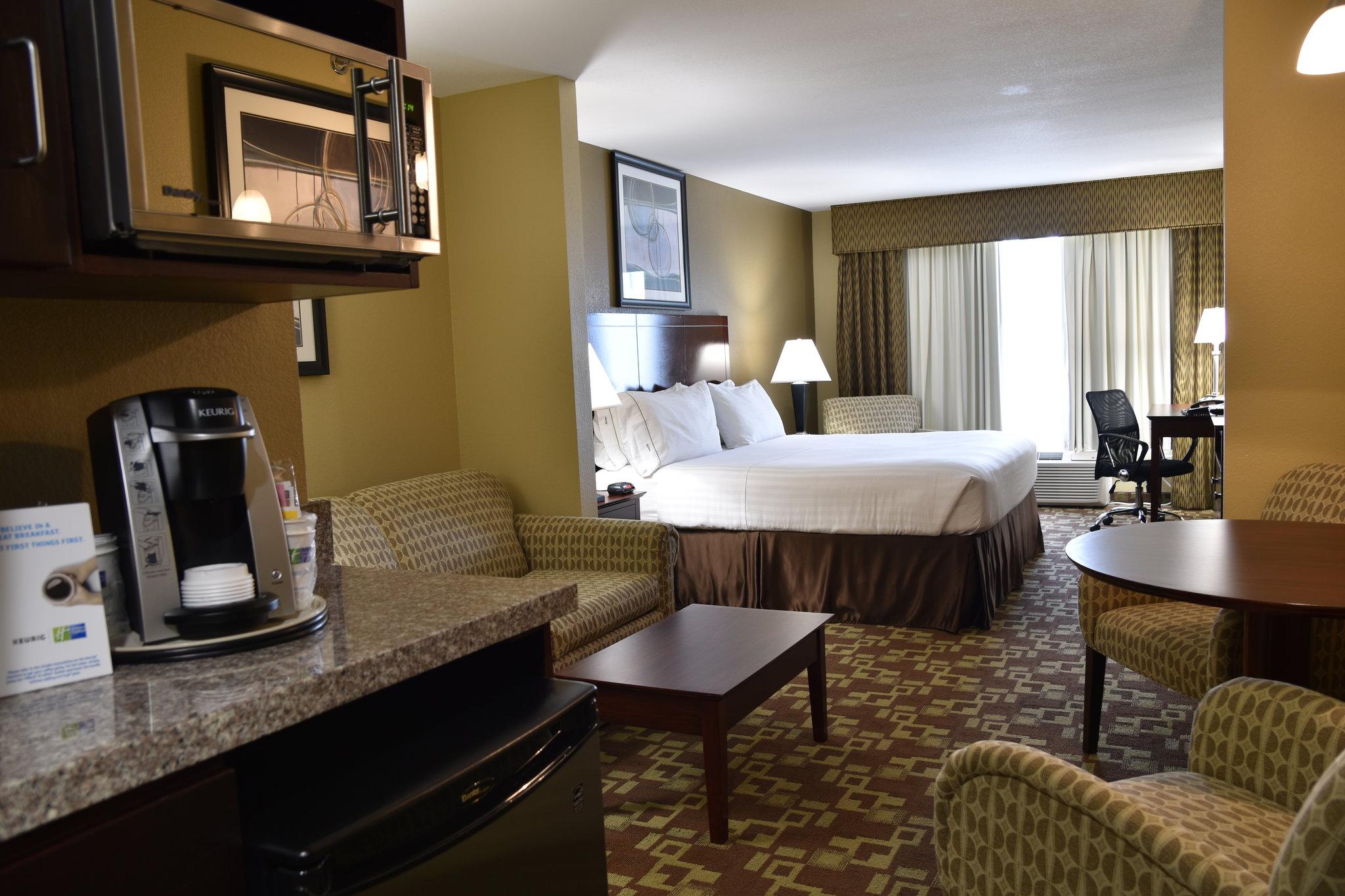 holiday inn express hotel and suites st charles by ihg