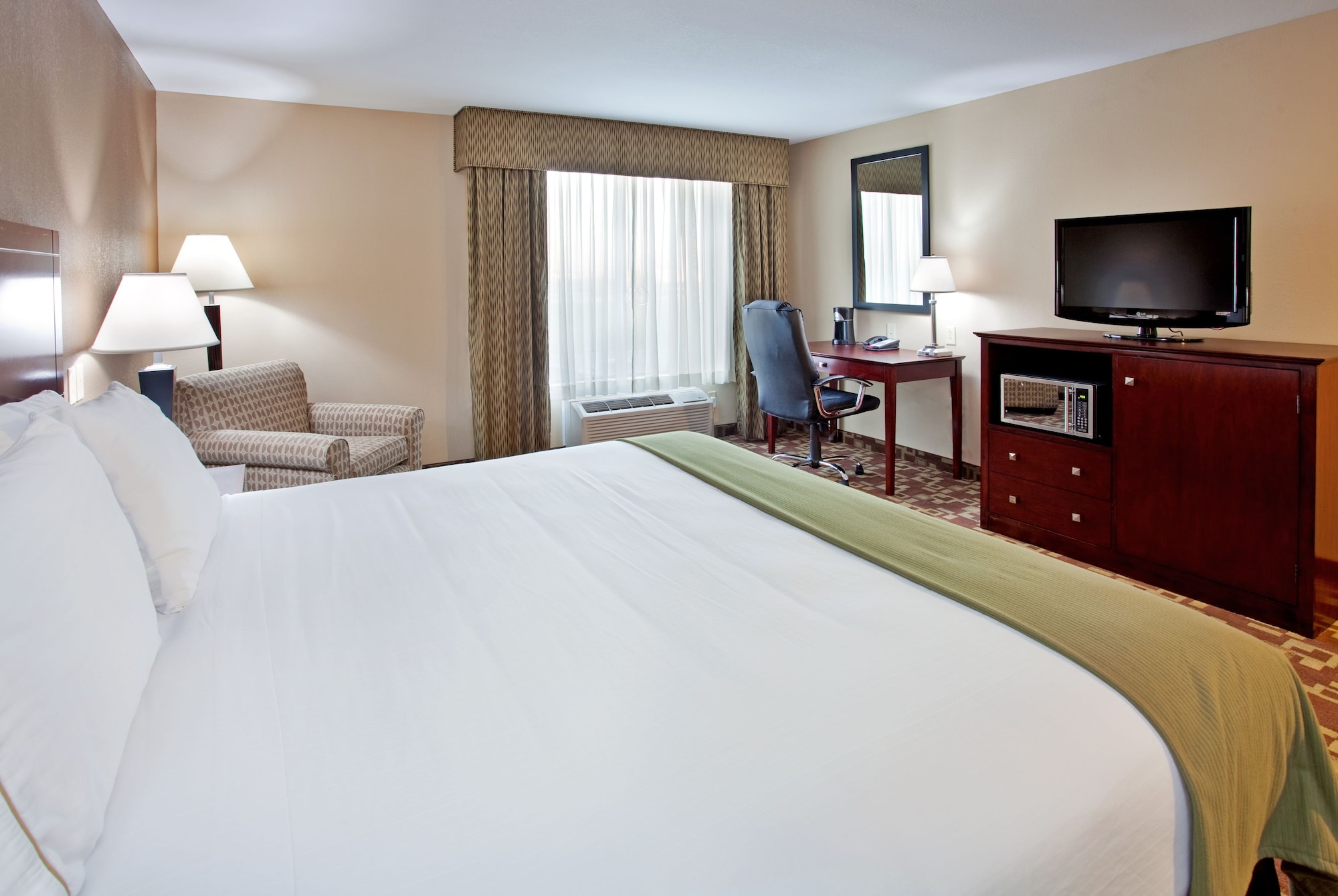 holiday inn express hotel and suites st charles by ihg