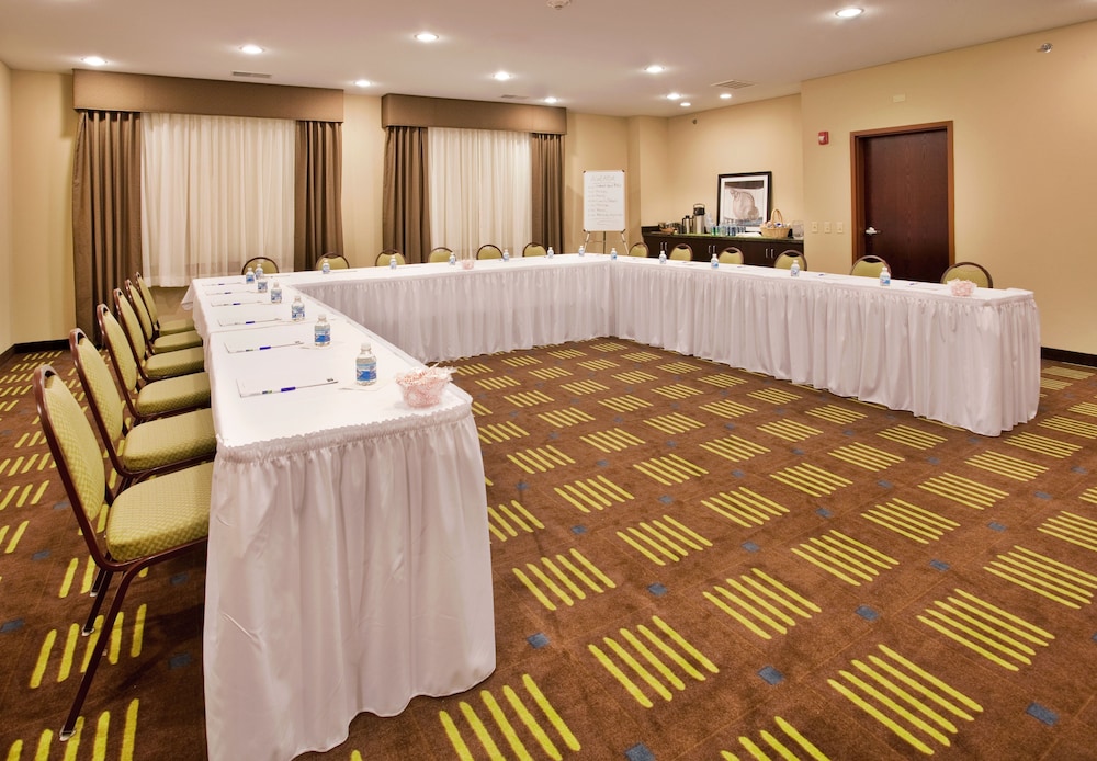 holiday inn express hotel and suites st charles by ihg