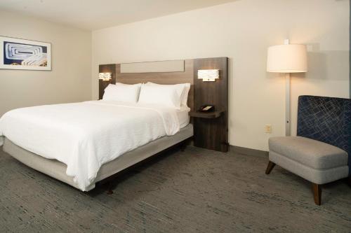 holiday inn express hotel and suites st charles by ihg