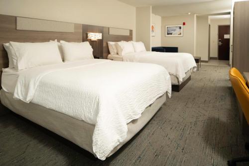 holiday inn express hotel and suites st charles by ihg