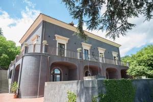 santoro country house