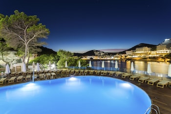 palladium hotel cala llonga adults only